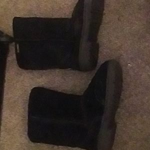 Black bearpaw boots